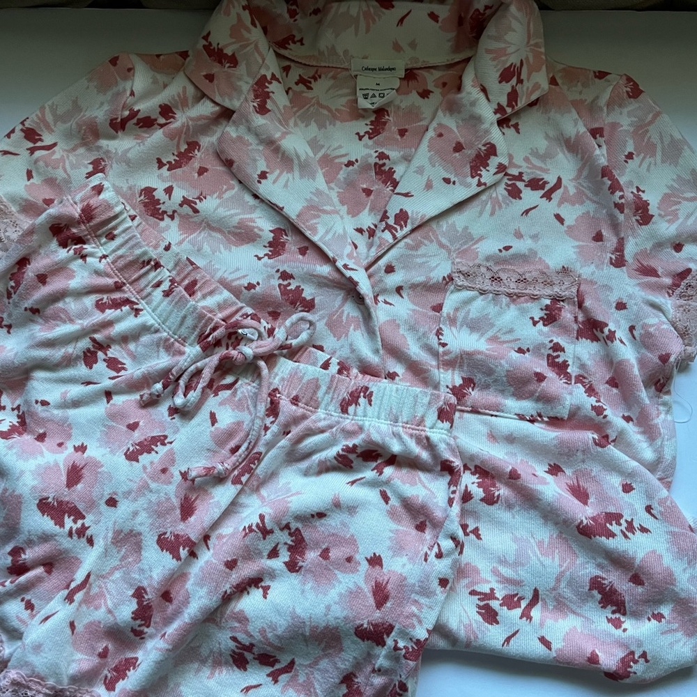 Catherine Malandrino Woman’s button down, notch collar, floral pajama set